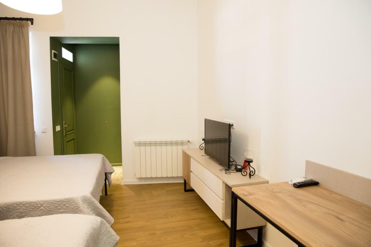 Meidan Suites Tbilisi Ngoại thất bức ảnh